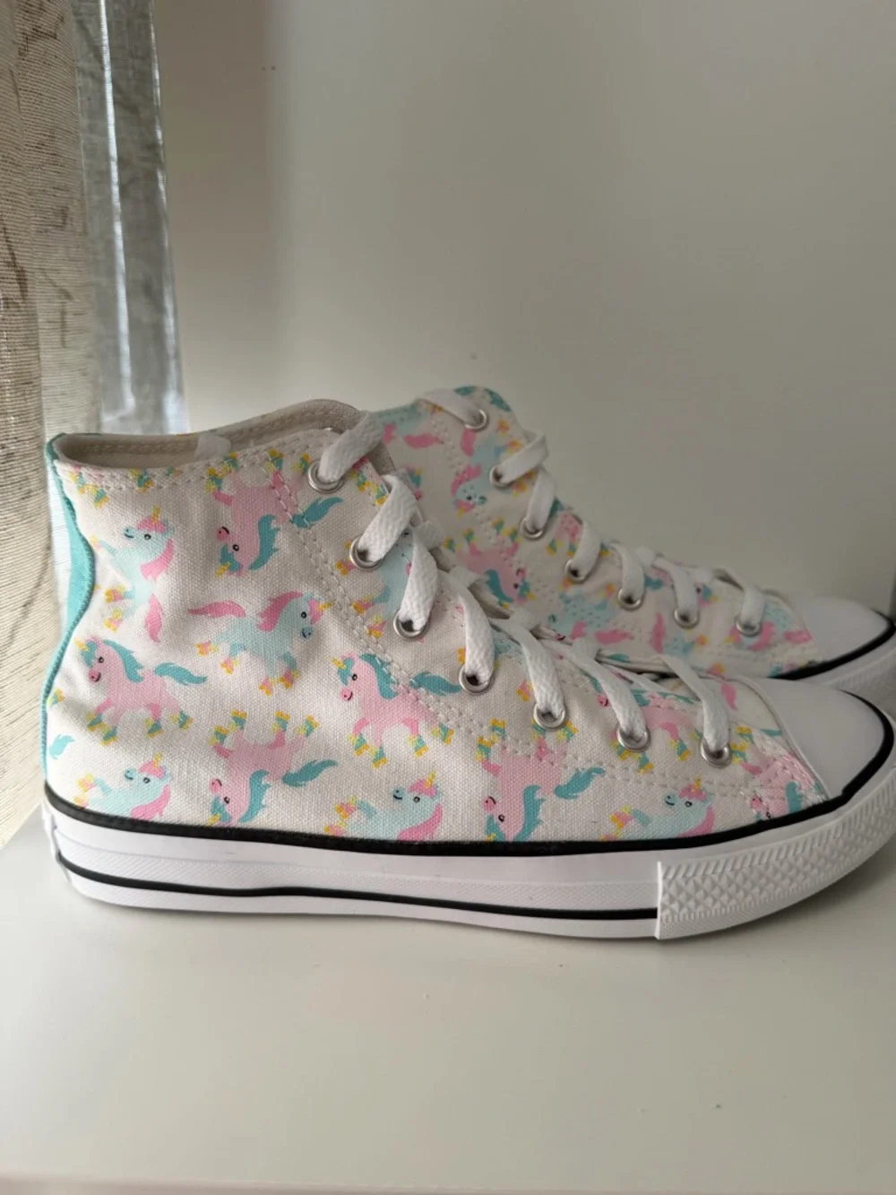 CONVERSE CTAS Hi Unicorn High Top Sneakers Multicolor - Juniors Size  5